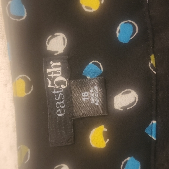 Skirt - Picture 3 of 4